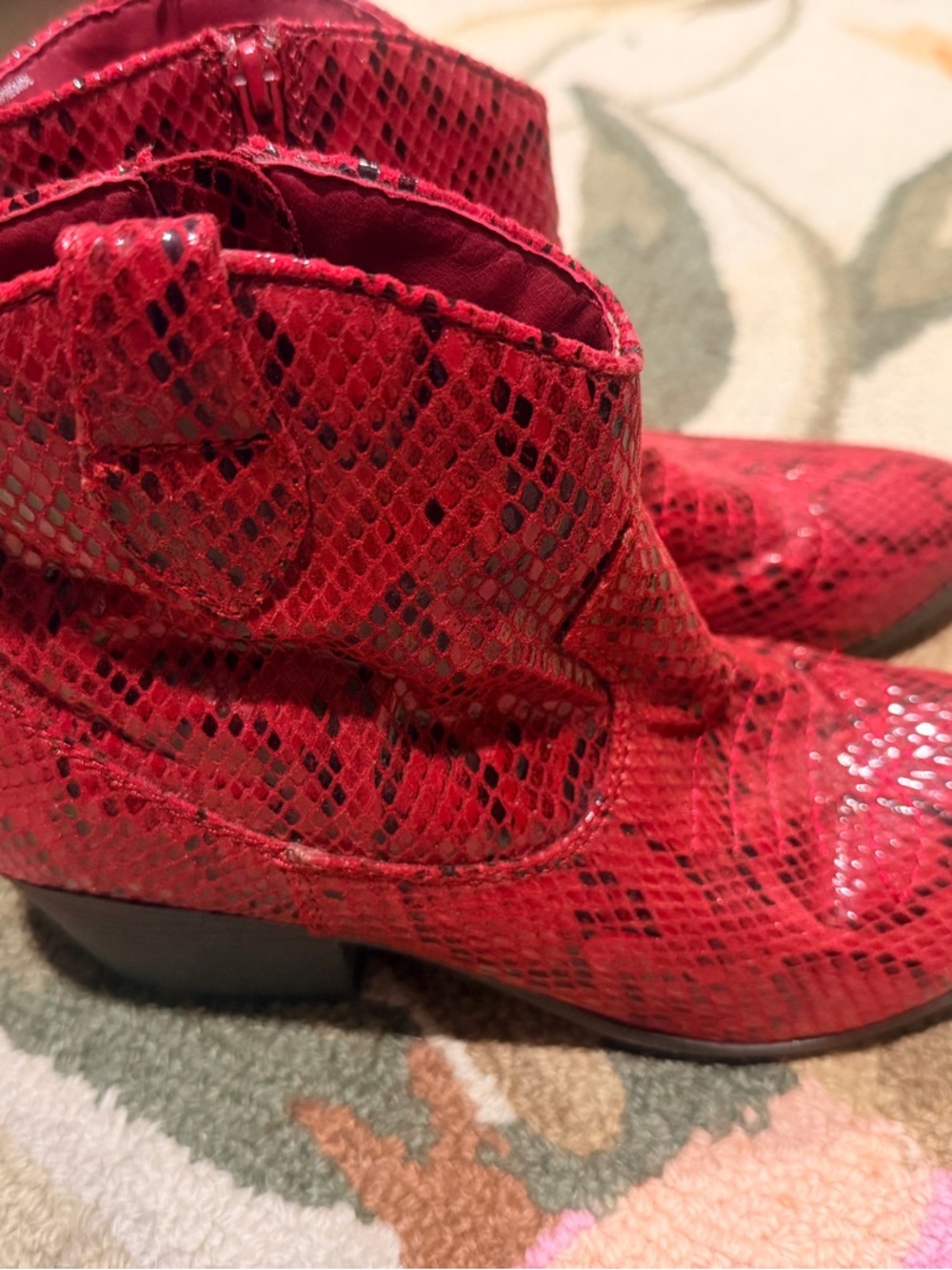 Rampage "Whendl" 8.5 Red Faux Snake Print Western Ankle Boots Zip side zip - Picture 2 of 7